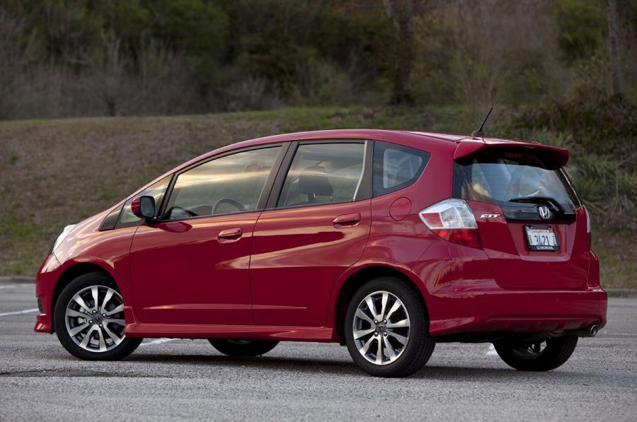  Honda Fit Sport 2013 года  (фото 30 из 31)